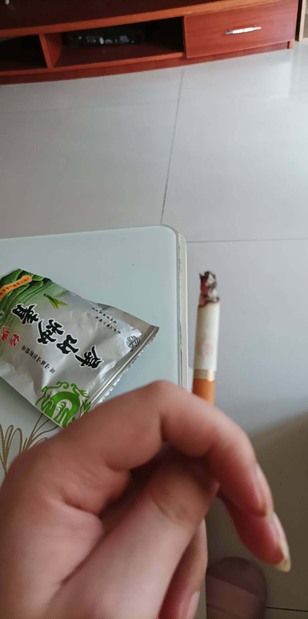 哪个品牌香烟不加香精好抽(什么香烟不加香精)